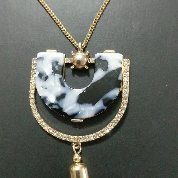 𝅺Time and Tru Long Gold Tone Chain Marbled Pendant Statement Necklace - Picture 2 of 3